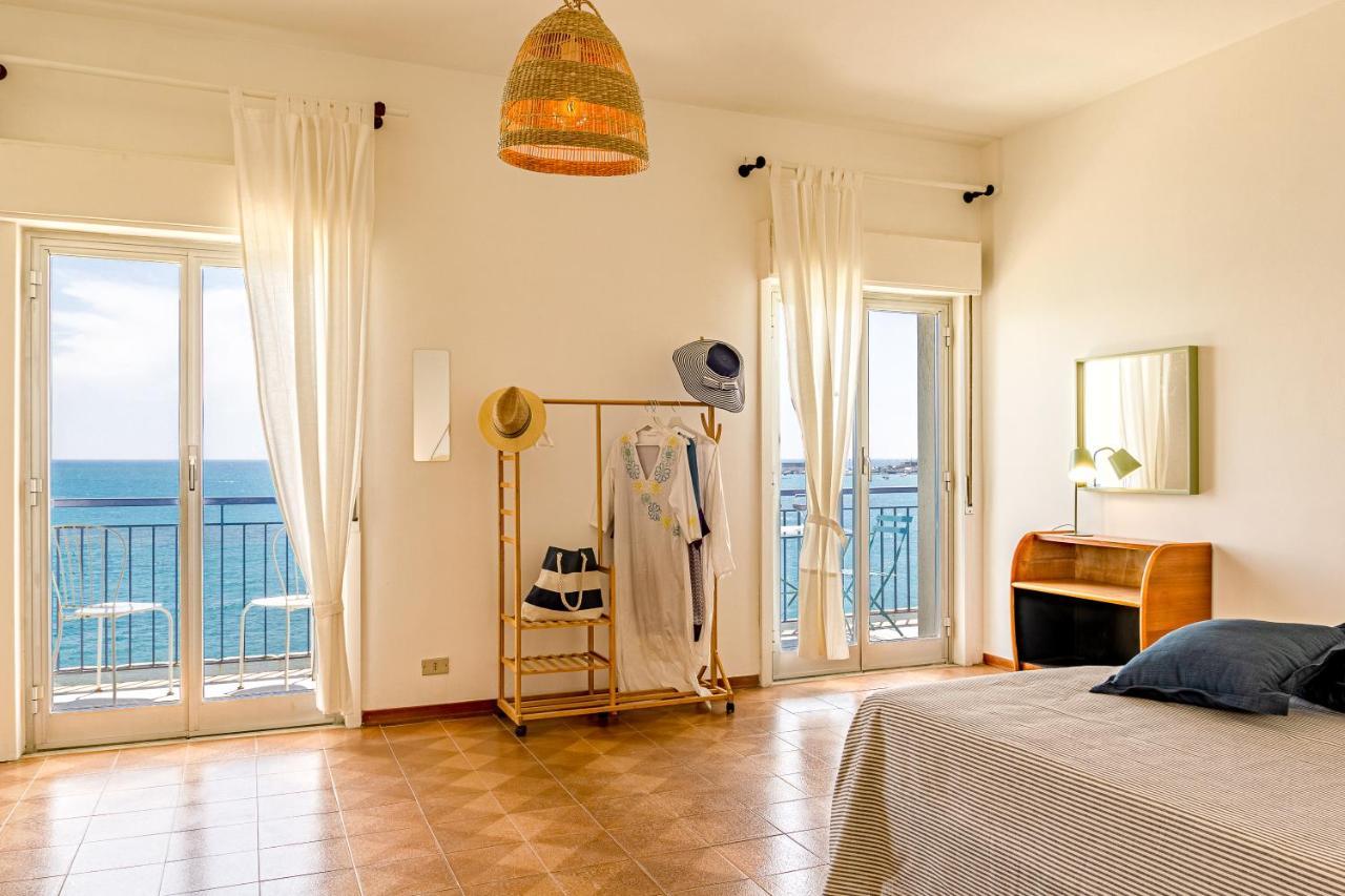 Mari Sea Home Giardini-Naxos Buitenkant foto
