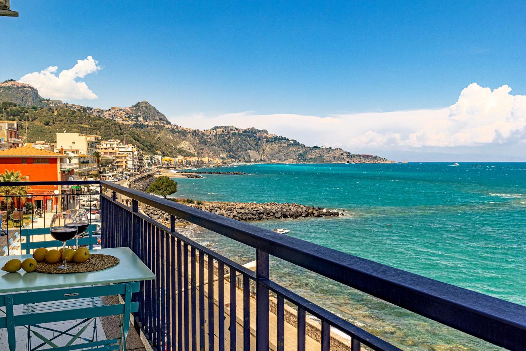 Mari Sea Home Giardini-Naxos Buitenkant foto